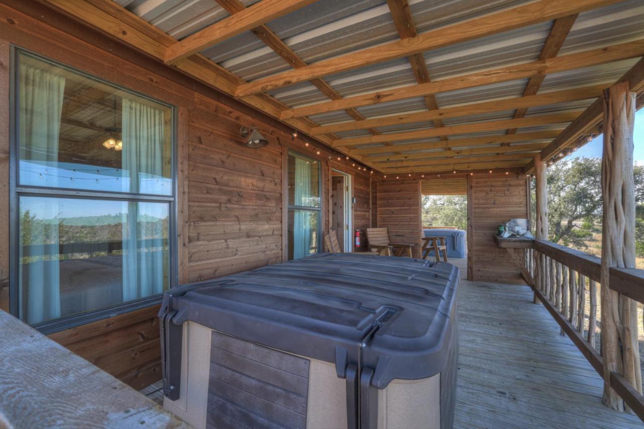 Rocky Ridge Cedar Cabin With Hot Tub & Amazing Views Crabapple المظهر الخارجي الصورة