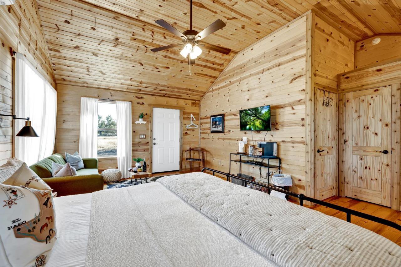 Rocky Ridge Cedar Cabin With Hot Tub & Amazing Views Crabapple المظهر الخارجي الصورة